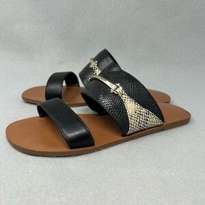 Rode Sko Black And Cream Snake Skin Patterned Two Strap Flat Slide On Sandals